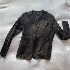 Organize linen blazer